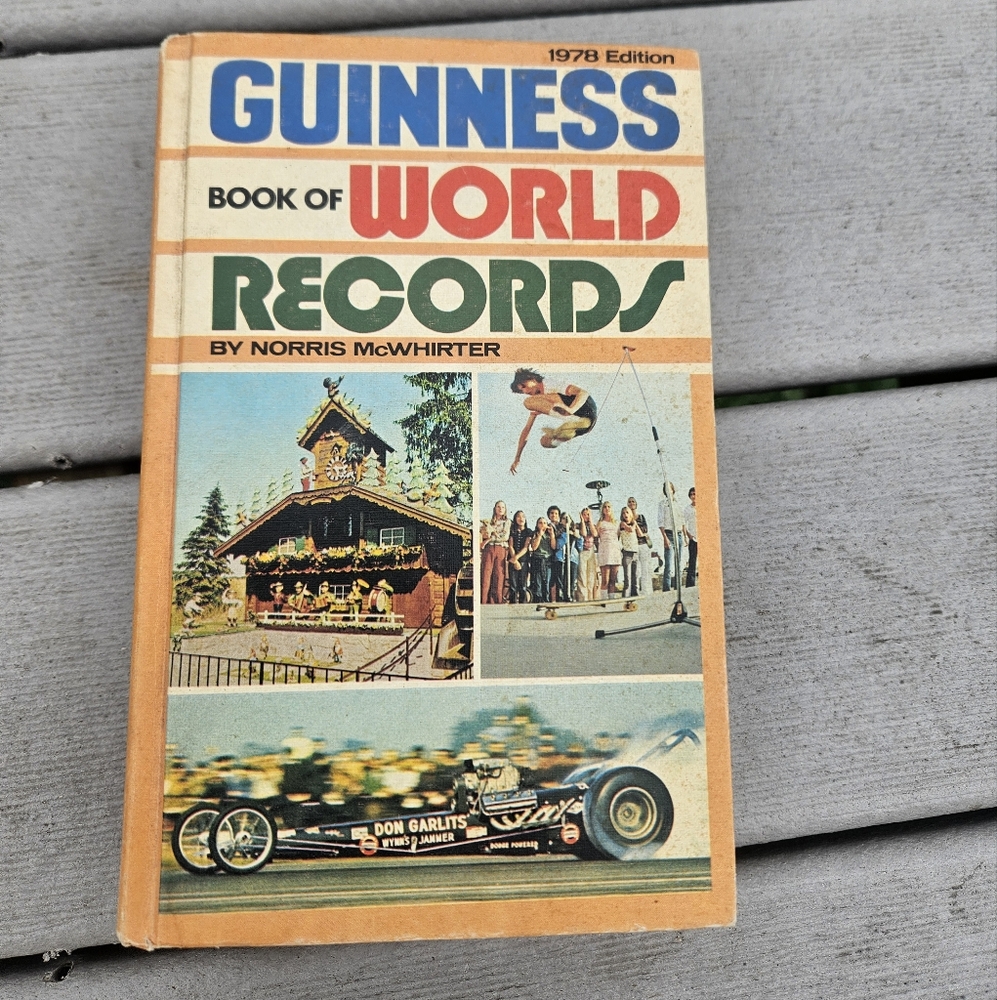 1978 Guinness World Records Book - Orange, Blue, Red
